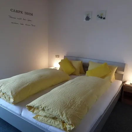 Herzoggut Bed and Breakfast Τσελ αμ Ζέε